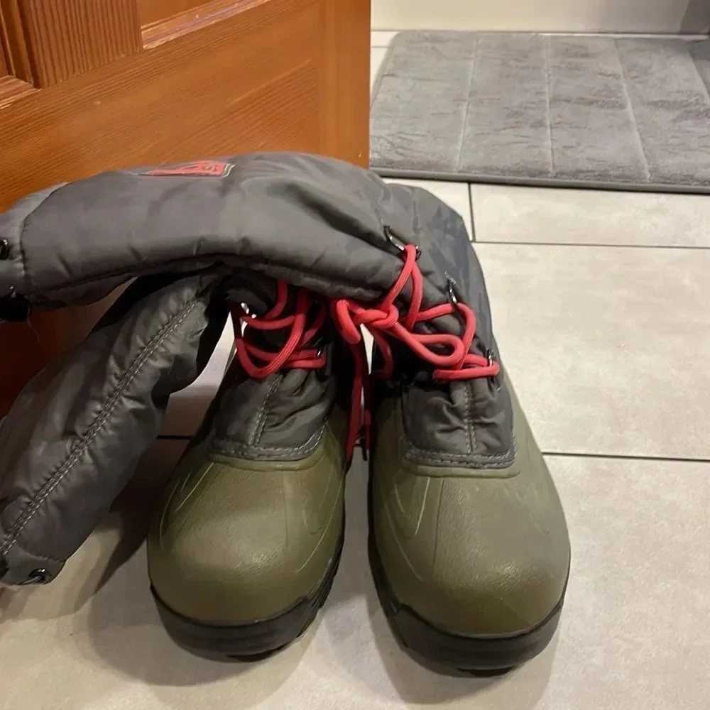 Sorel Snow Lion II woman’s green and grey waterproof and insulated boots